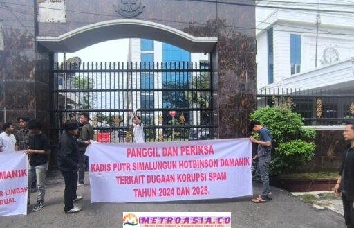 Massa Geruduk Kejatisu, Minta Periksa Hotbinson Damanik dan Mhd Ali Damanik Atas Dugaan Korupsi di PUTR Simalungun