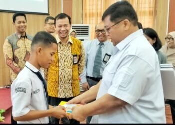 Sekda Simalungun Ajak Pelajar Mulai Disiplin Menabung Sejak Dini