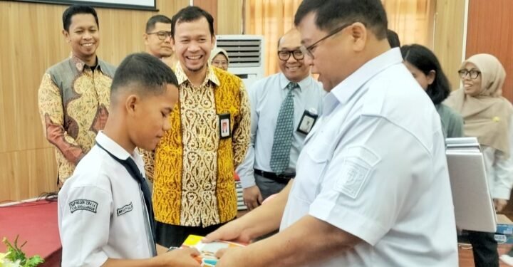 Sekda Simalungun Ajak Pelajar Mulai Disiplin Menabung Sejak Dini