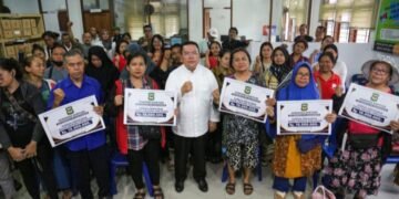 Bentuk Kepedulian Kepada Masyarakat, Wallikota Siantar Serahkan Bantuan Kepada Korban Kebakaran