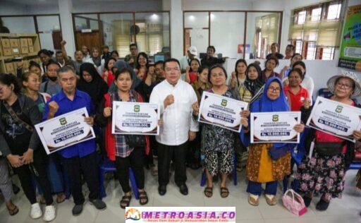 Bentuk Kepedulian Kepada Masyarakat, Wallikota Siantar Serahkan Bantuan Kepada Korban Kebakaran