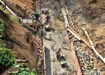 Bupati Simalungun Tegaskan: Penanganan Longsor di Nagori Marubun Lokkung Akan Dituntaskan Sampai Selesai
