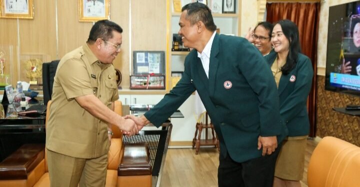 Wali Kota Pematangsiantar Didampingi Kadinkes Menyambut Audiensi Pengurus Cabang Terpilih IDI Pematangsiantar-Simalungun