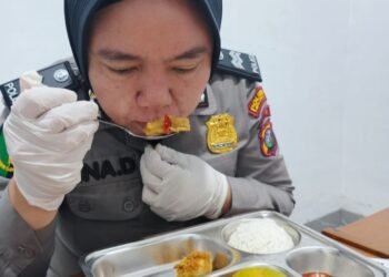 Pastikan Keamanan Pangan Bagi 8.305 Penerima Manfaat, Dokkes Polres Simalungun Lakukan Pemeriksaan Food Safety di Tiga Lokasi