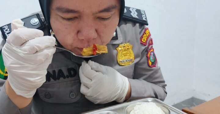 Pastikan Keamanan Pangan Bagi 8.305 Penerima Manfaat, Dokkes Polres Simalungun Lakukan Pemeriksaan Food Safety di Tiga Lokasi