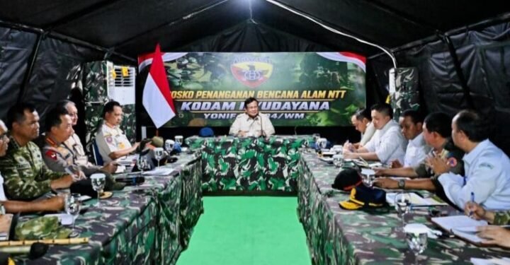 Kunjungi NTT, Presiden Prabowo Tinjau Langsung Penanganan Dampak Gempa Bumi di Nagekeo