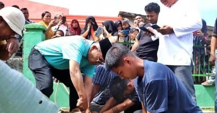 Bupati Simalungun Sembelih Hewan Qurban Hari Raya Idul Adha 1447 H