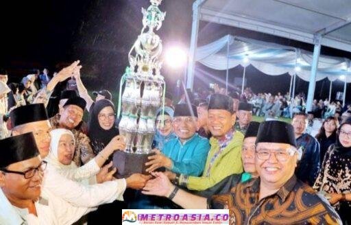 MTQ Ke-52 Tingkat Kabupaten Simalungun Berakhir, Bupati Serahkan Hadiah Umroh Kepada Tiga Pemenang