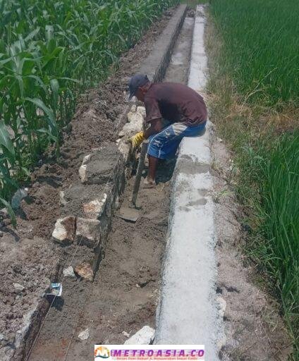 Perintah Pemborong” Jadi Alasan, Rehabilitasi Irigasi Bah Lombut Abaikan Spek Teknis