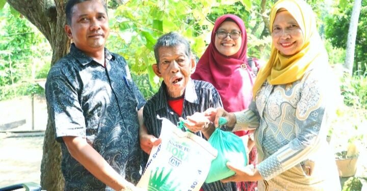 Warga Disabilitas Amansari Dapat Pelayanan Perekaman KTP-el di Rumah