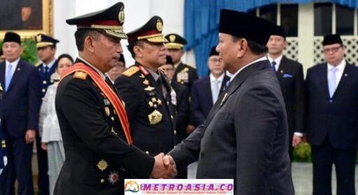 Presiden Prabowo Anugerahkan Tanda Kehormatan kepada Jenderal Polisi Listyo dan Komjen Polisi Dedi