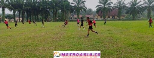 Pererat Silaturahmi Lewat Sepak Bola, PTPN IV Regional II Kebun Marjandi dan Yonif TP 901/SG Wujudkan Sinergitas Tanpa Batas