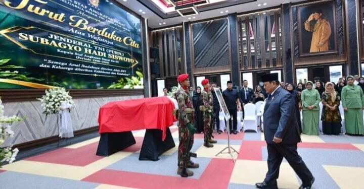 Presiden Prabowo Beri Penghormatan Terakhir kepada Almarhum Subagyo H. S. di Mabesad