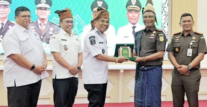 Bupati Simalungun Tegaskan Kepatuhan Hukum sebagai Fondasi Tata Kelola Pemerintahan yang Baik dan Bebas Korupsi