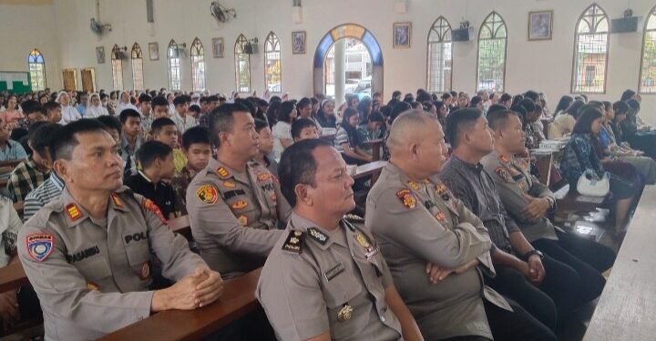 Kapolres Simalungun Ajak Jemaat Gereja Katolik St. Petrus dan Paulus Saring Informasi